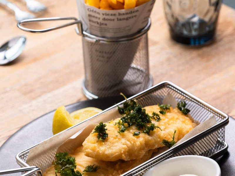 4 fuga fried Goujonettes fish with tartar sauce