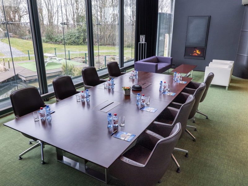 VIP Meeting Room at voco Brussels with fireplace